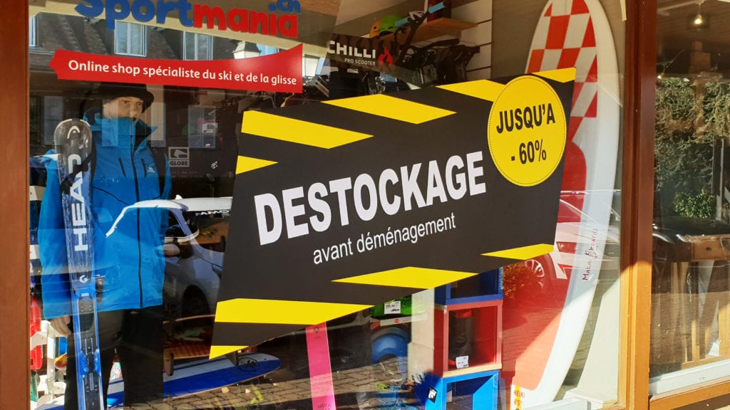 Adhésif sur mesure pour vitrine