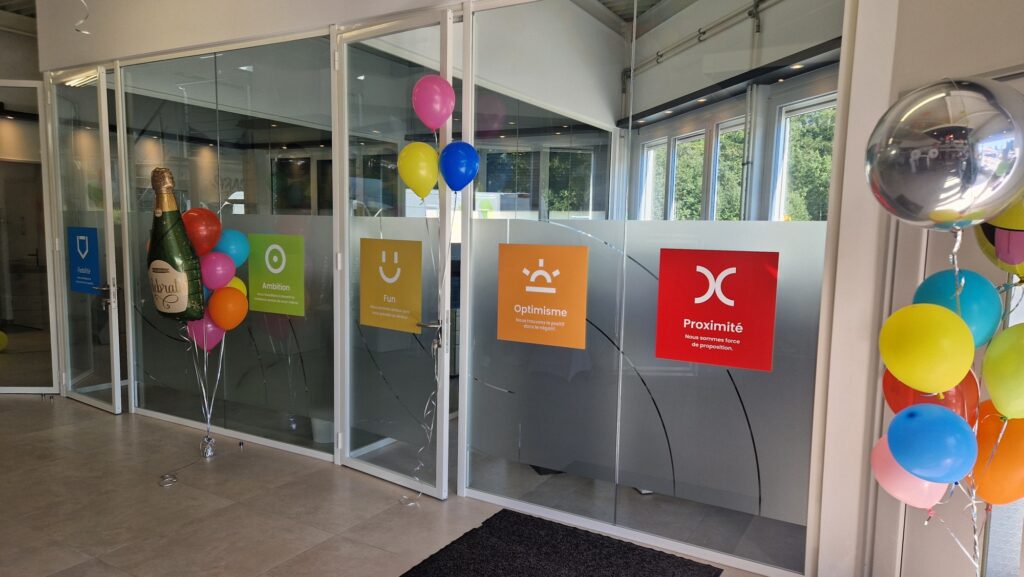 Vitrine en adhésif by Rubixcomm