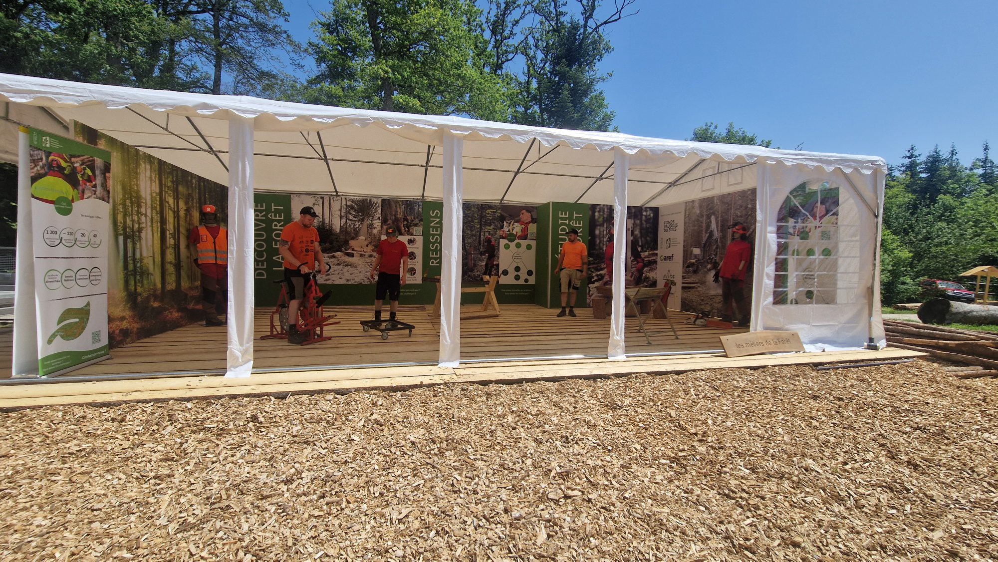 Stand d'exposition extérieur en panoramic h-line