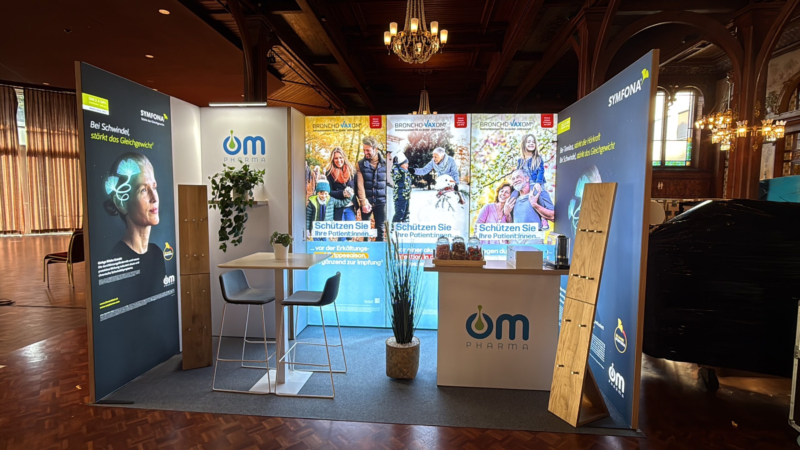 Petit stand d'exposition pour congrès avec panoramic h-line lumineux