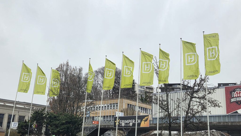 Drapeaux personnalisés pour Habitat Jardin Lausanne