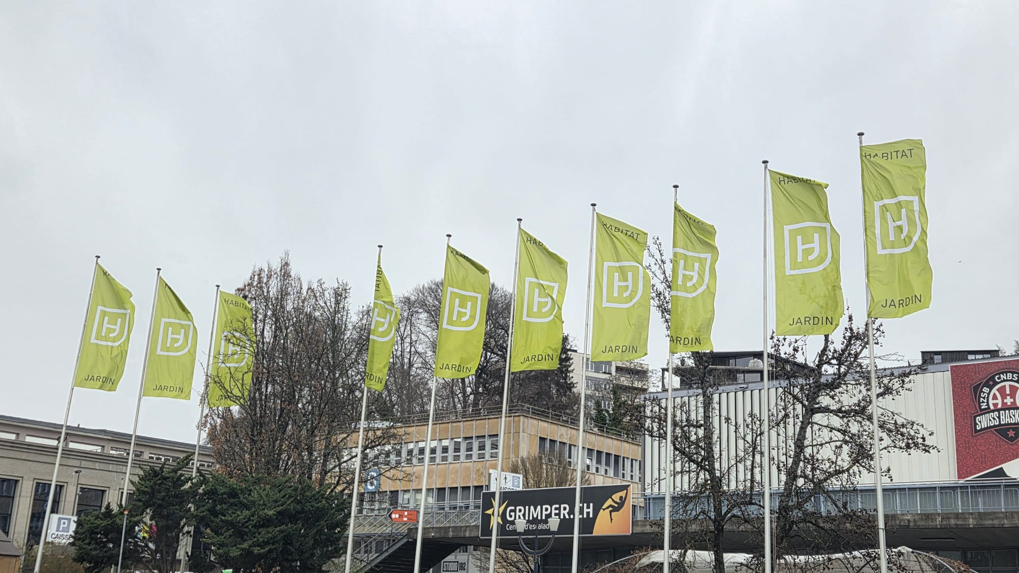 Drapeaux personnalisés pour Habitat Jardin Lausanne